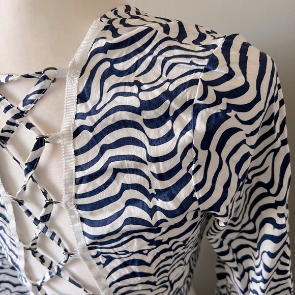 LF deep v long sleeve striped crop top size XS NWT - Picture 11 of 16